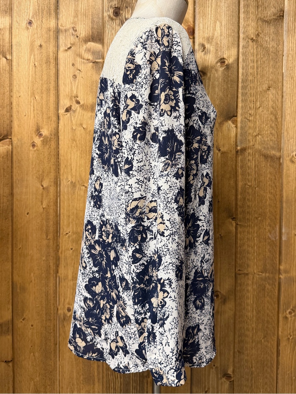 Pleione Medium Blue Cream Lace Floral Long Sleeve Draped Silhouette Blouse - Picture 5 of 9